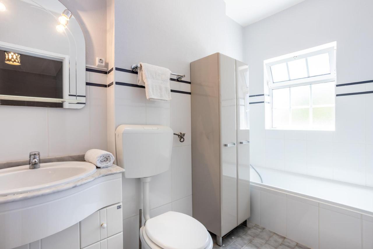 Newly Renovated 2 Bedroom Townhouse - Close To Salema Beach Экстерьер фото